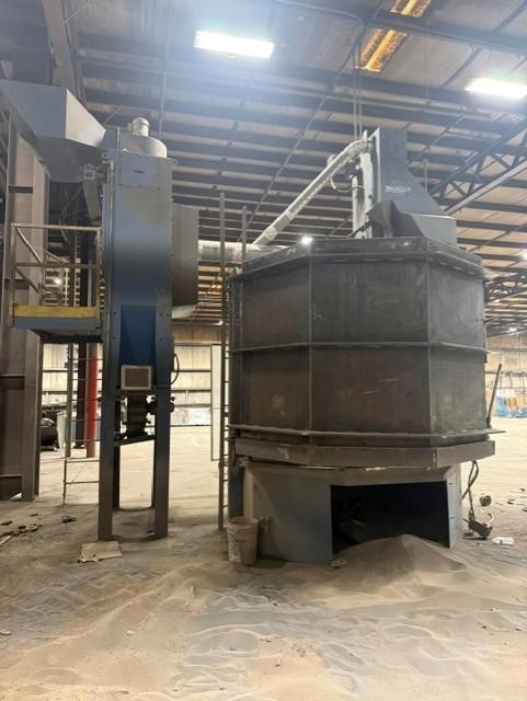 84" WHEELABRATOR SINGLE CLAM TYPE DOOR BLAST MACHINE: STOCK #81349