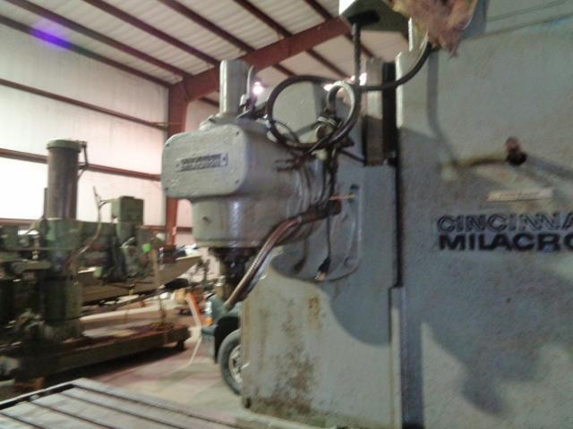 CINCINNATI 550-20 HORIZONTAL VERCIPOWER MILL WITH UNIVERSAL HEAD