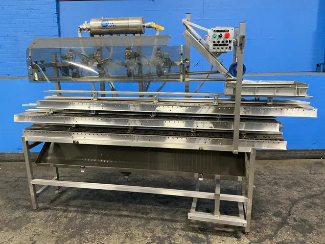 4 NOZZLES AUTOMATIC INLINE LIQUID FILLER MACHINE