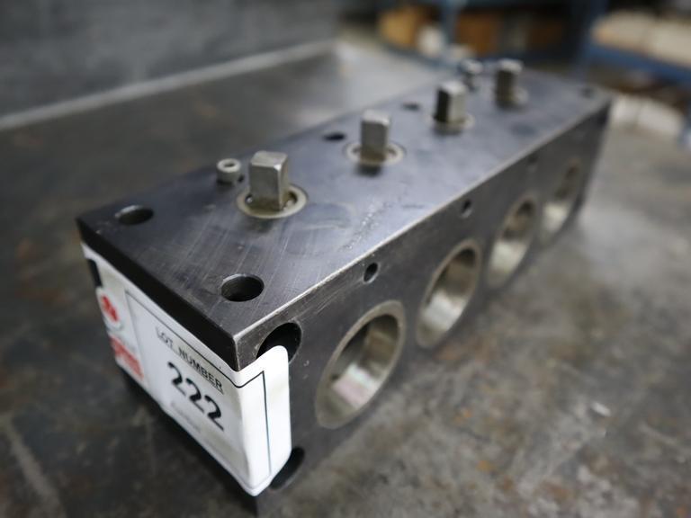 5C Collet 4 Place Manual Locking Fixture Block- Auction Item
