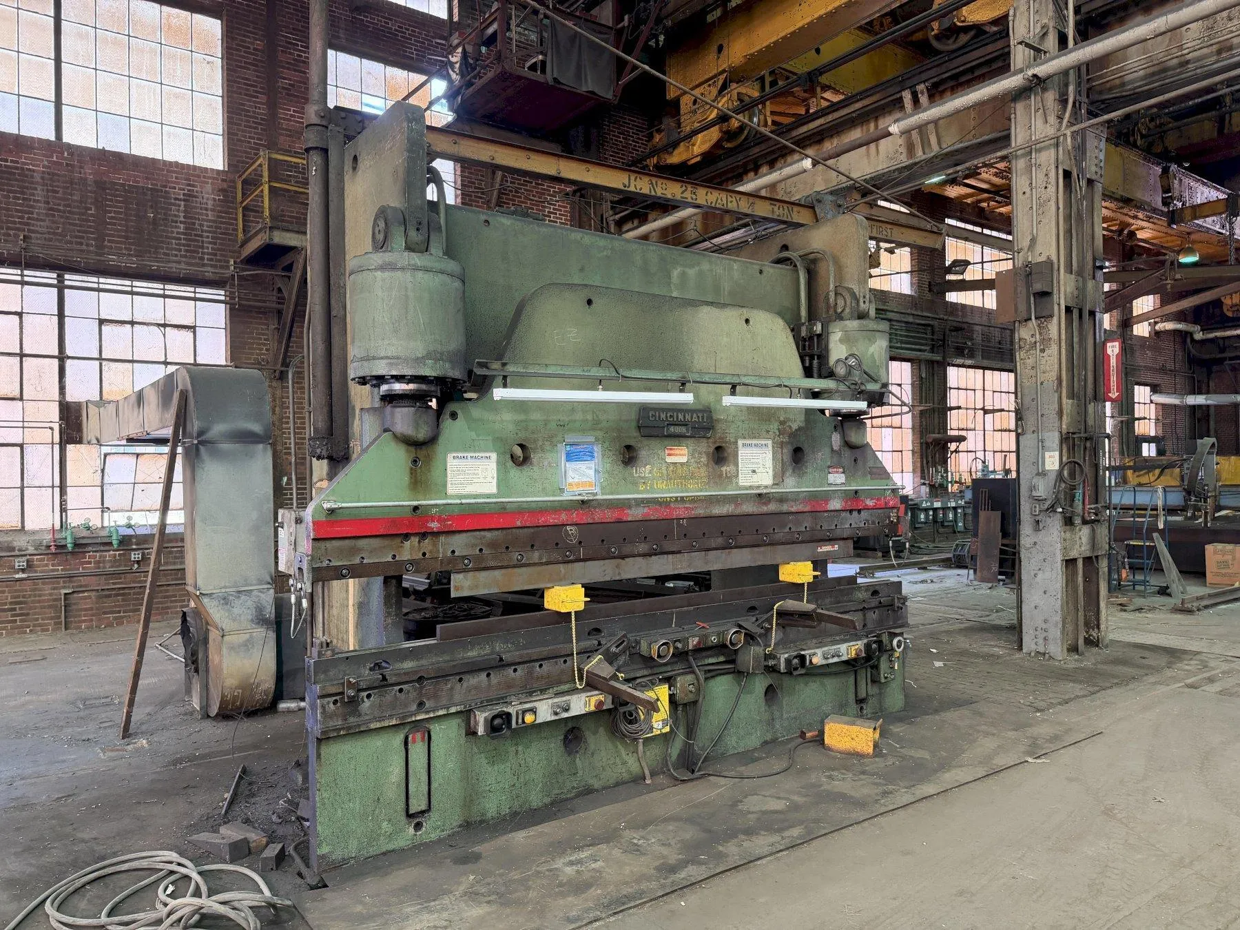 400 TON X 14' CINCINNATI MODEL #400H HYDRAULIC PRESS BRAKE: YOBRO #26115