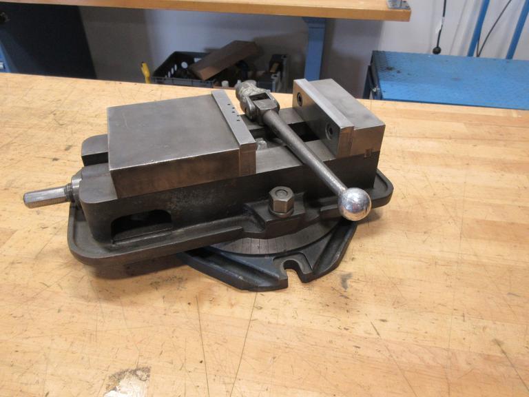 Kurt D-60 6" Machine Vise with Hard Jaws, Swivel Base and Handle- Auction Item