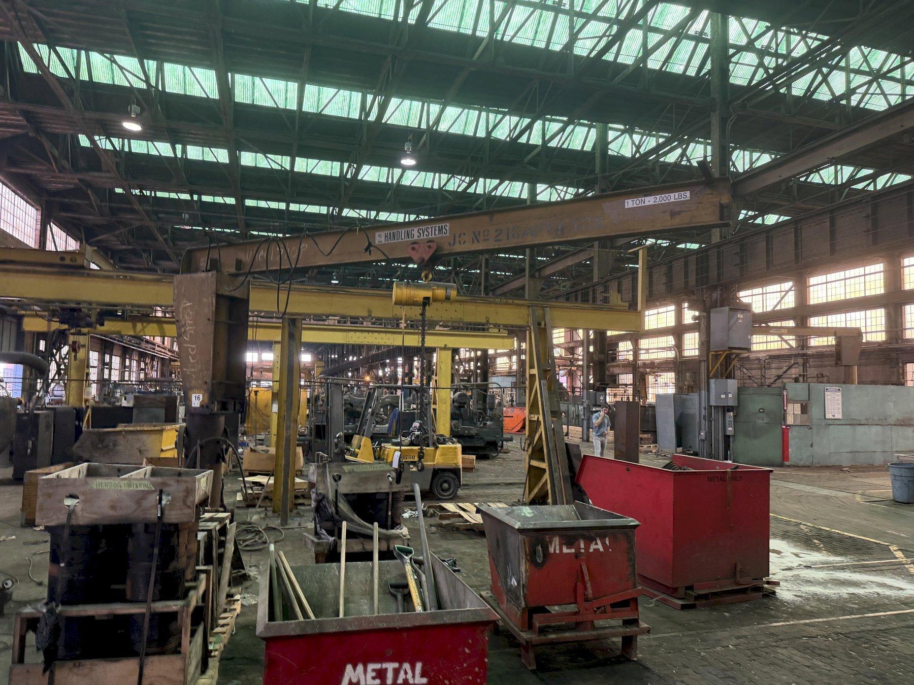 1 TON X 14' HANDLING SYSTEMS JIB CRANE WITH YALE HOIST. STOCK # 0877926