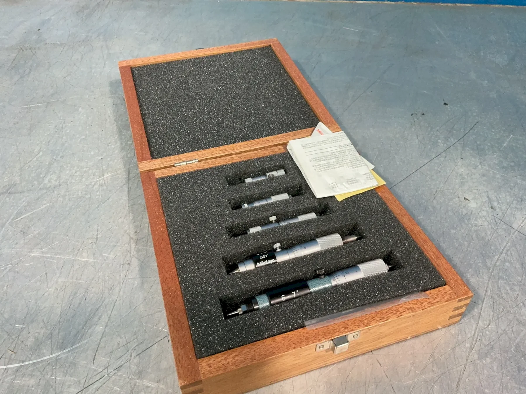 MITUTOYO MICROMETER SET