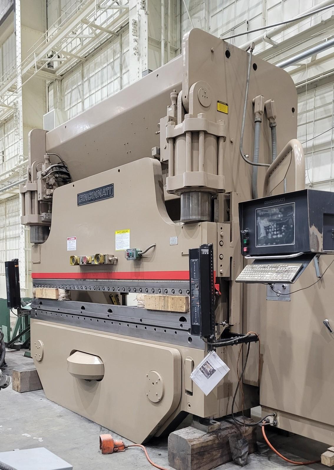 Cincinnati 350 ton x 144" Hydraulic Press Brake with Cincinnati windows based 3-axis cnc control (retrofitted 2010), crowning, Model 350AF X 10