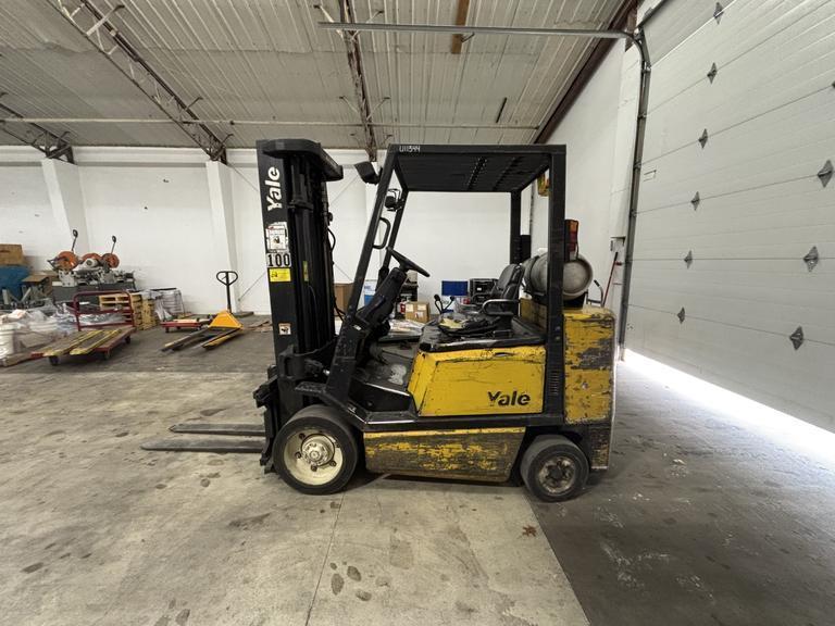 Yale GC060TFNVAE084 6,000 lb Capacity LPG Sit-Down Forklift- Auction Item