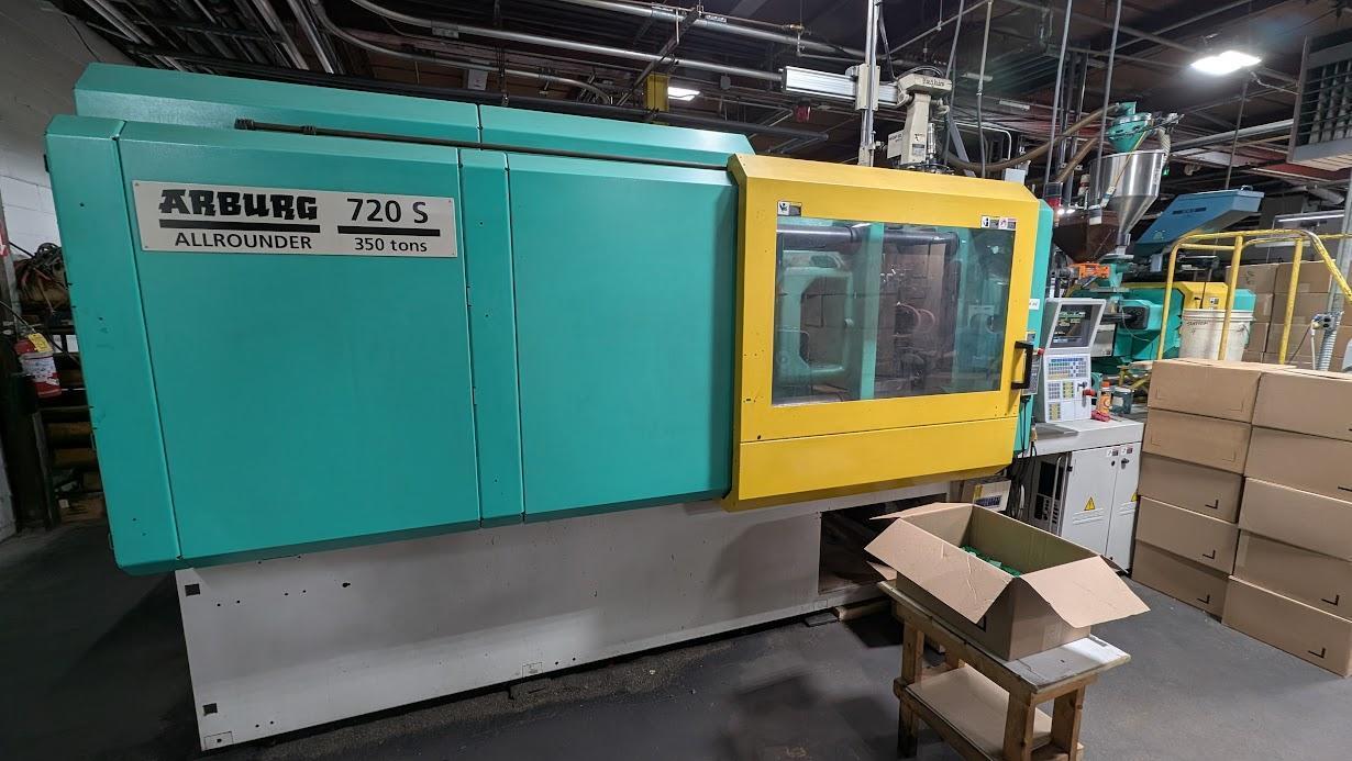 359 Ton 18 Oz Arburg 720S-3200-1300 Injection Molding Machine 2004