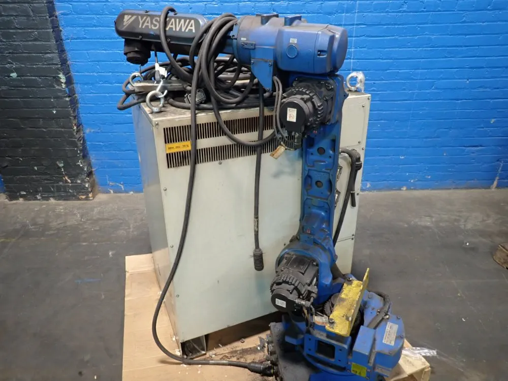 YASKAWA MOTOMAN ROBOT  -  MH6
