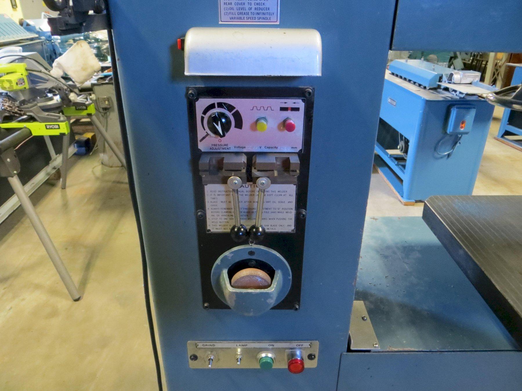 Leten Vertical Band Saw Model DCM-5, 20" Throat