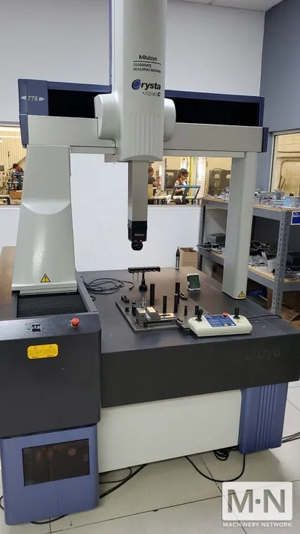 Mitutoyo Crysta Apex C 776 DCC Coordinate Measuring Machine