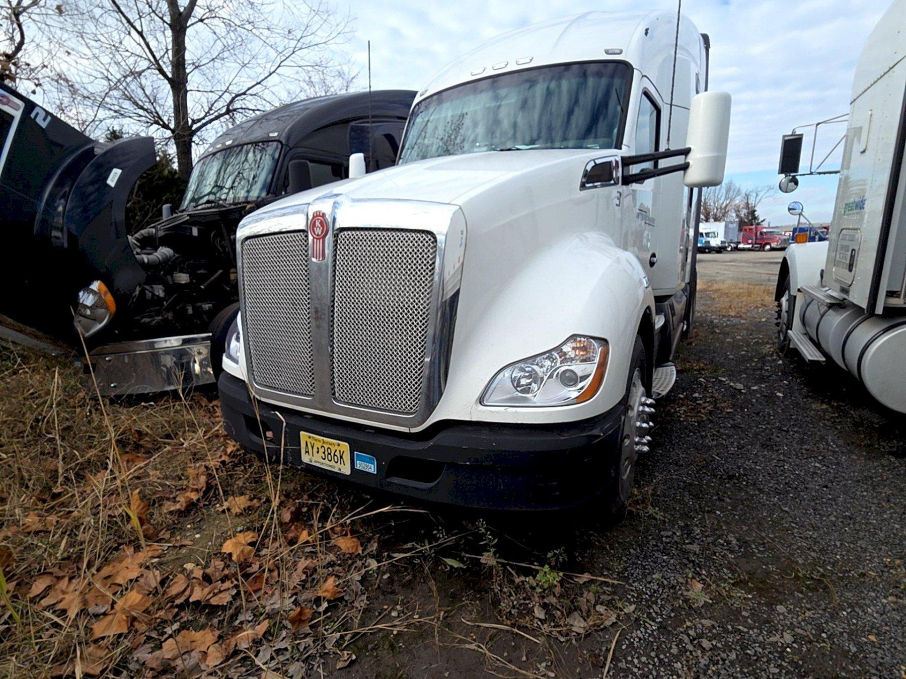 Kenworth T680 Sleeper Truck, 2016 – Paccar MX-13, Eaton Auto