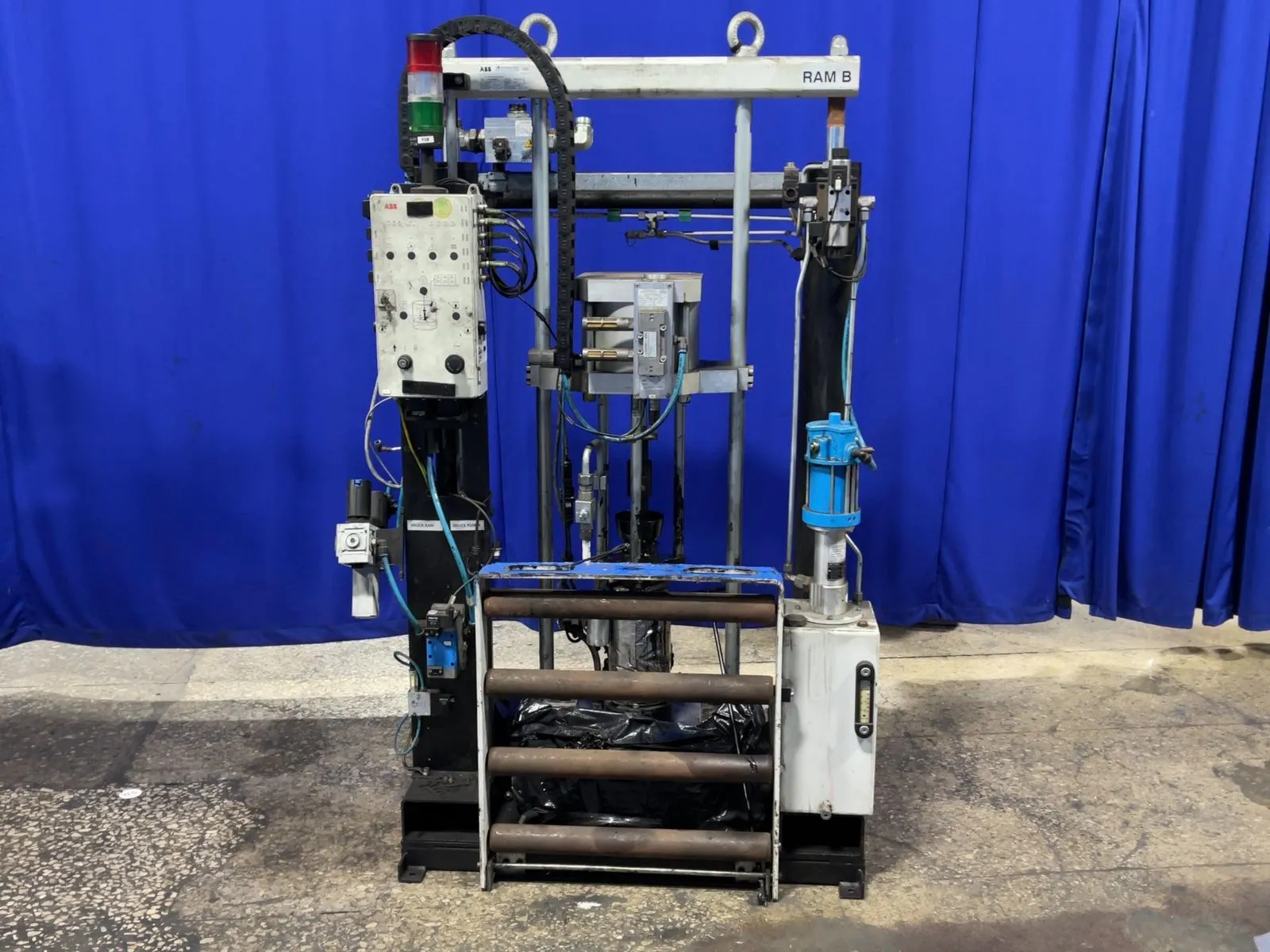 ABB AUTOMATION GMBH 3600 PSI INTEGRATED DISPENSING FUNCTION PACKAGE DOUBLE PUMP 200 I HEATED  -  3HDAK010029612