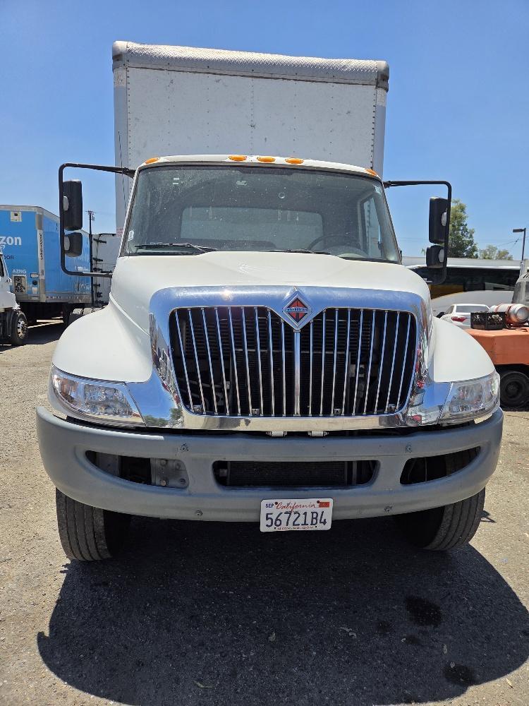 International DuraStar 4300 26’ Box Truck, 2018 – Cummins B6.7 Diesel, Allison Automatic, Liftgate & Non-CDL GVWR