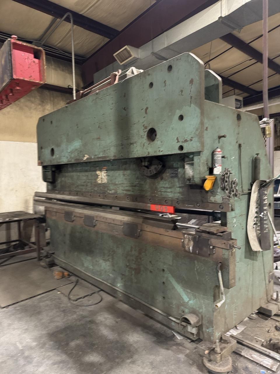 12′ x 155 Ton HTC Hydraulic Press Brake