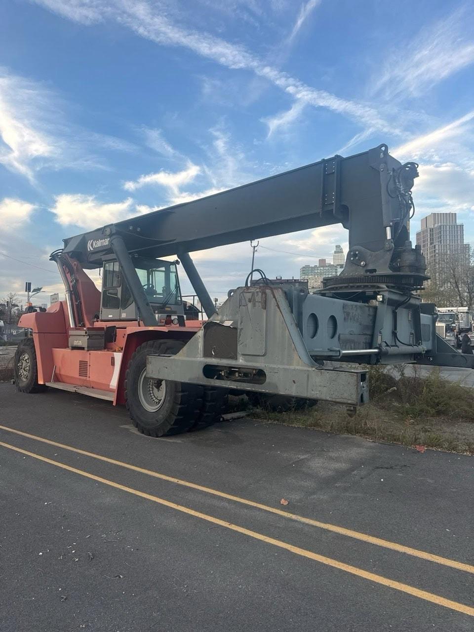 Kalmar Reach Stacker – 45-Ton Capacity – 2008 – Only 4624 Hours – Container Lift Truck