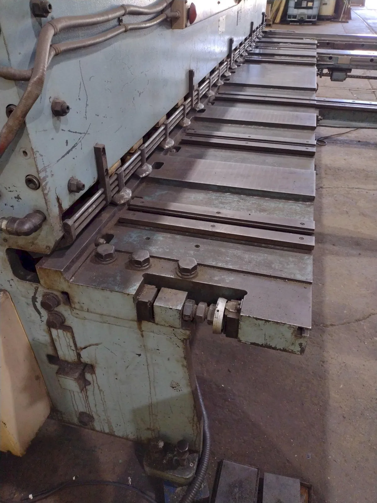 13' x 1/4" AMADA MODEL #M-4065 MECHANICAL POWER SQUARING SHEAR, FRONT GUAGING, CONVEYOR & STACKER