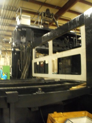 MAZAK V100 Versatech Mazak Mazatrol M32 CNC, (2) 78" x 157" Pallets, X=196",Y=127", Z=39", 50-Taper, 80 Station Tool Changer, Head Changer, New 1996.