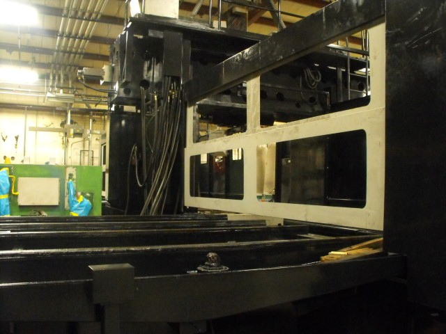 MAZAK V100 Versatech Mazak Mazatrol M32 CNC, (2) 78" x 157" Pallets, X=196",Y=127", Z=39", 50-Taper, 80 Station Tool Changer, Head Changer, New 1996.
