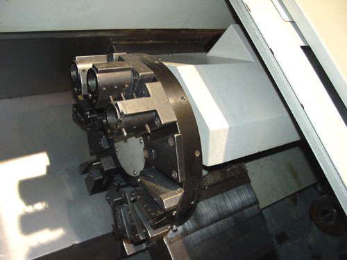 CINCINNATI HAWK 250, Siemens Acramatic 2100 CNC Control, 21" Swing, 10" 3-Jaw Power Chuck, Tailstock w/ 27" Centers, Chip Conveyor, 1999.