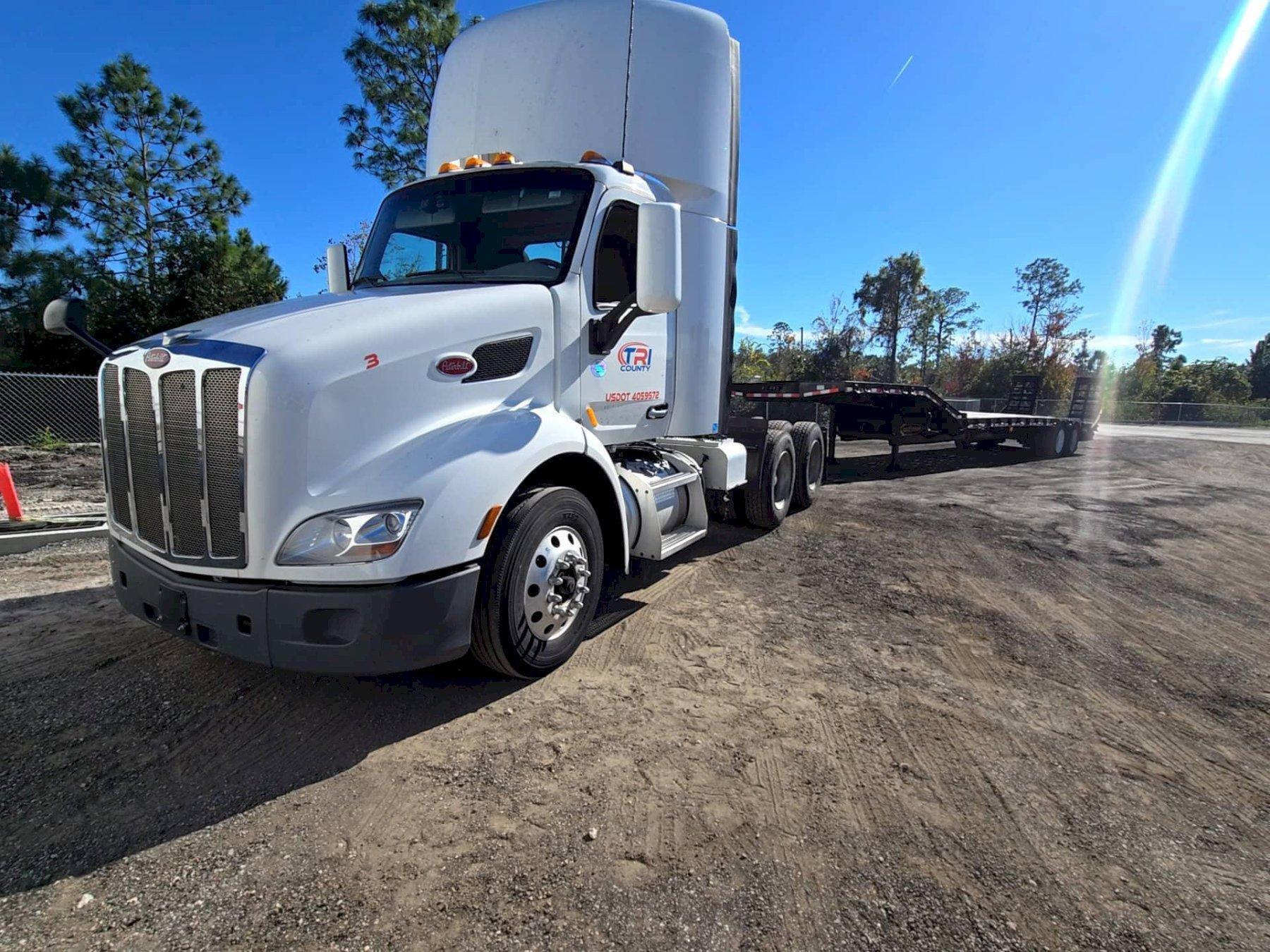 Peterbilt 579 Day Cab Truck, 2020 – PACCAR MX-13 – Automated Transmission