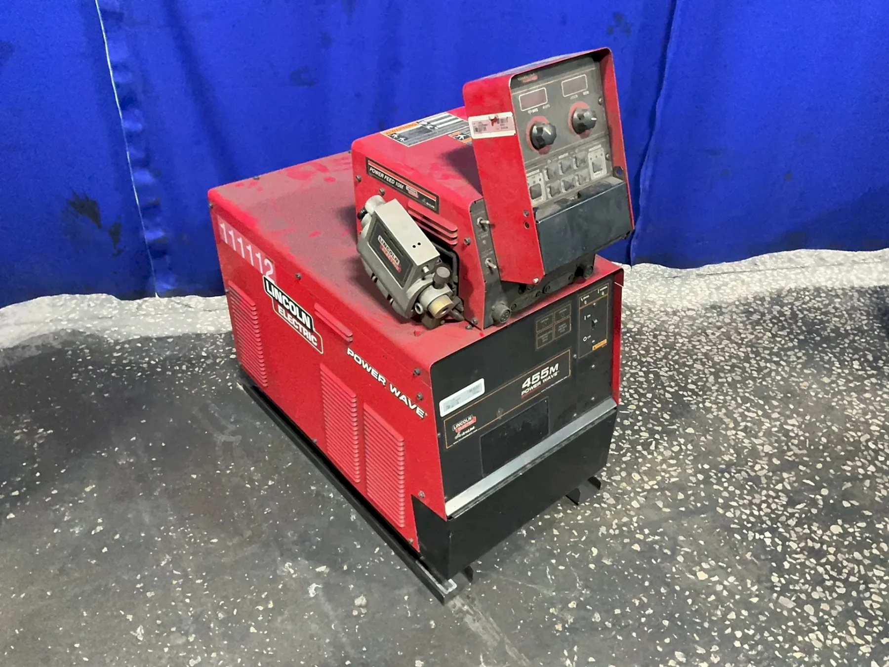 LINCOLN ELECTRIC 82 A MIG WELDER  -  455M POWER WAVE