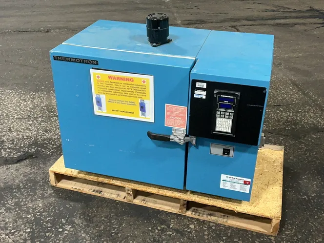 Thermotron 11" X 16" X 12.5” Environmental Chamber - S-1.2c-b