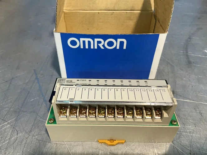 OMRON REMOTE TERMINAL   -  SRT1-ID16