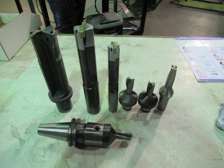 Coolant Thru Spindle Insert Drill Bodies with CAT 40 Tool Holder- Auction Item