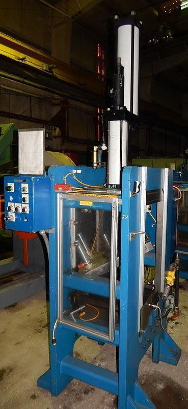 16 Ton FARGER & JOOSTEN MULTIPOWER Air/Oil Press