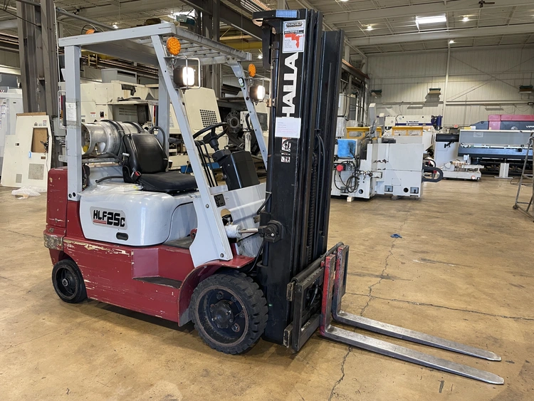4500LB HALLA MODEL HLF25C FORK LIFT TRUCK