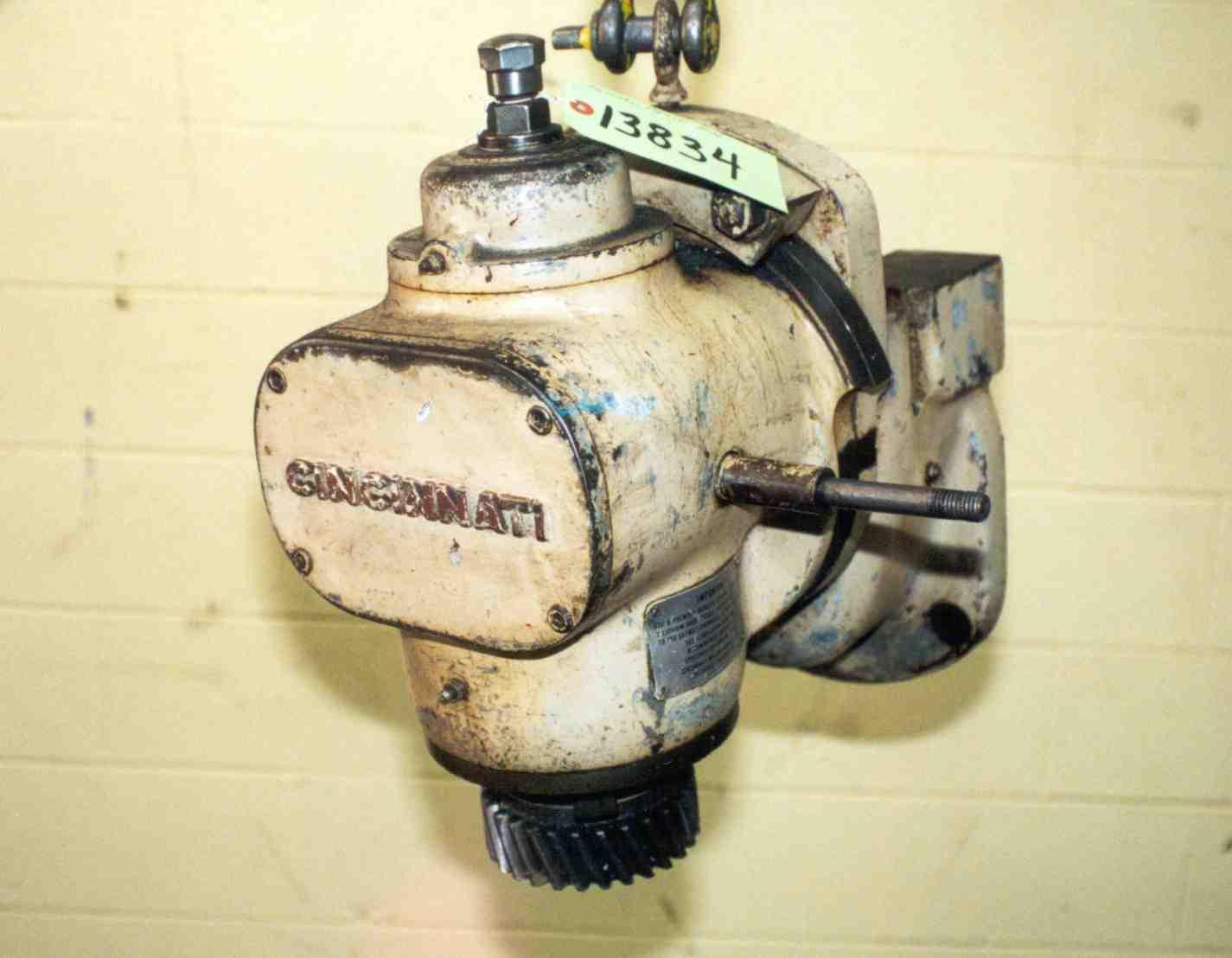 CINCINNATI SWIVEL RIGHT ANGLE MILLING HEAD:  STOCK #13834