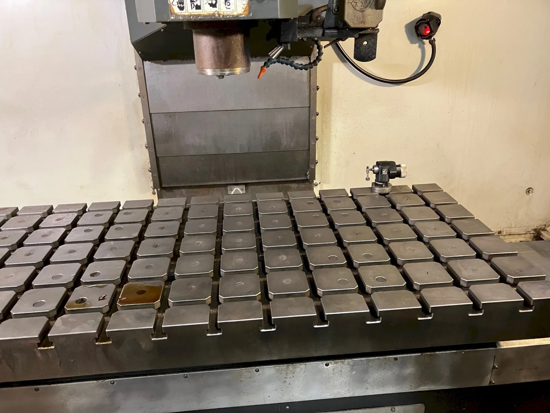 HAAS VM-3 VERTICAL MACHINING CENTER