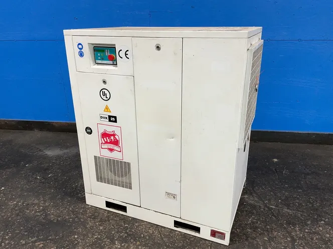 UNITED STATES AIR COMPRESSOR 25 HP AIR COMPRESSOR  -  TIDY-25