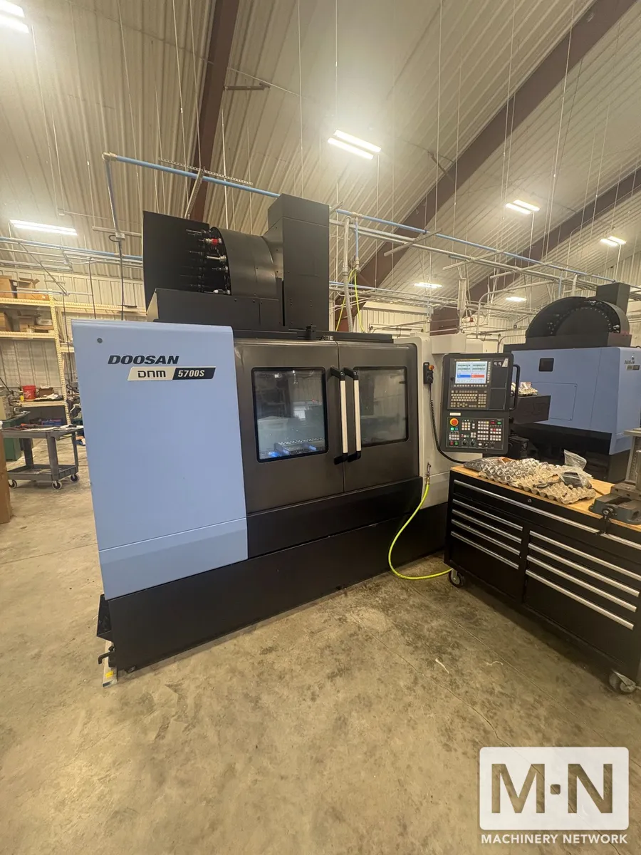 Doosan DNM 5700S CNC Vertical Machining Center, 2018 - LIKE NEW