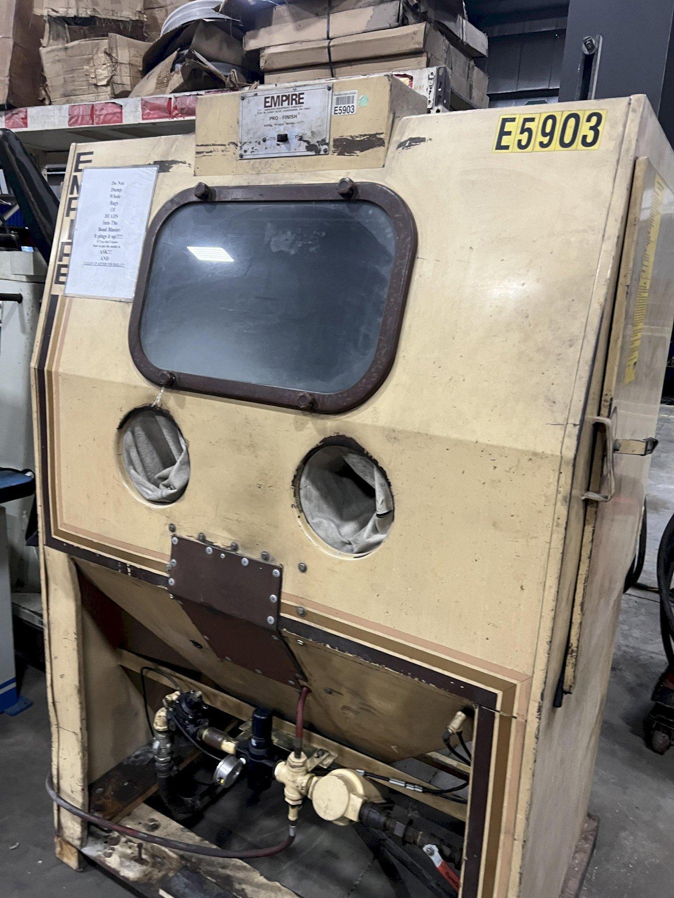 EMPIRE SAND BLAST CABINET WITH DUST COLLECTOR