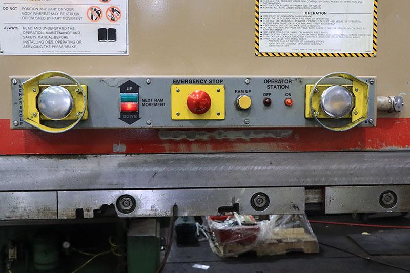 135 TON x 10 FT CINCINNATI HYDRUALIC PRESS BRAKE, MODEL: 135CBIIx8