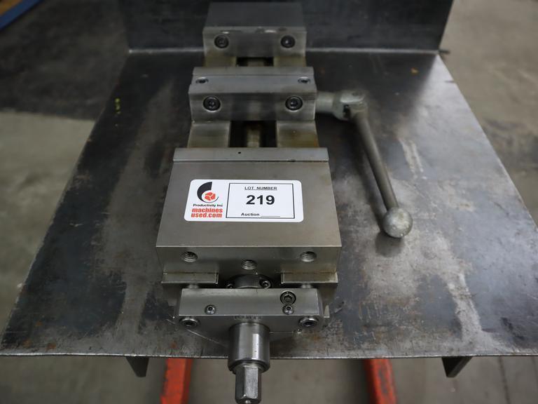 Kurt DL-600 6" Double Lock Machine Vise with Hard Jaws and Handle- Auction Item