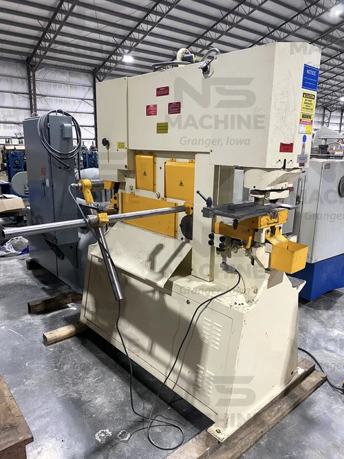 121 TON GEKA HYDRACROP 110/A IRONWORKER