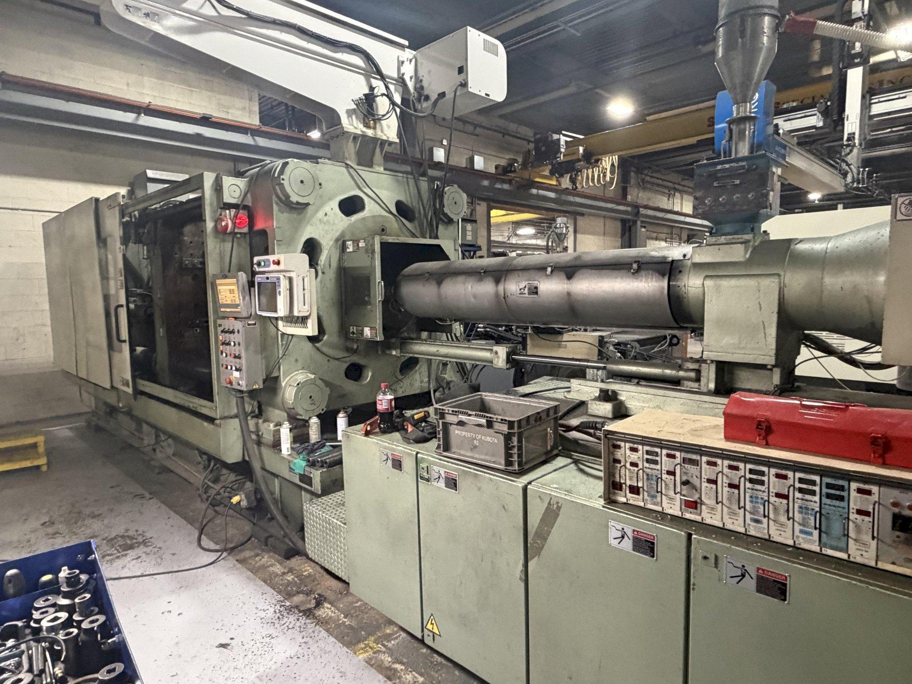 Nissei Used FV660-310L Injection Molding Machine, 720 Ton, yr. 2005