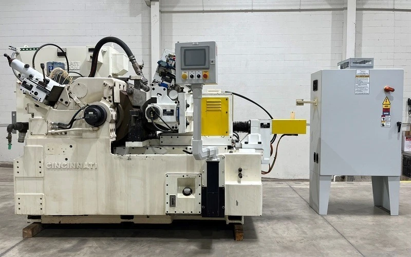 Cincinnati Milacron Model 340-20 "Twin Grip" Centerless Grinding Machine