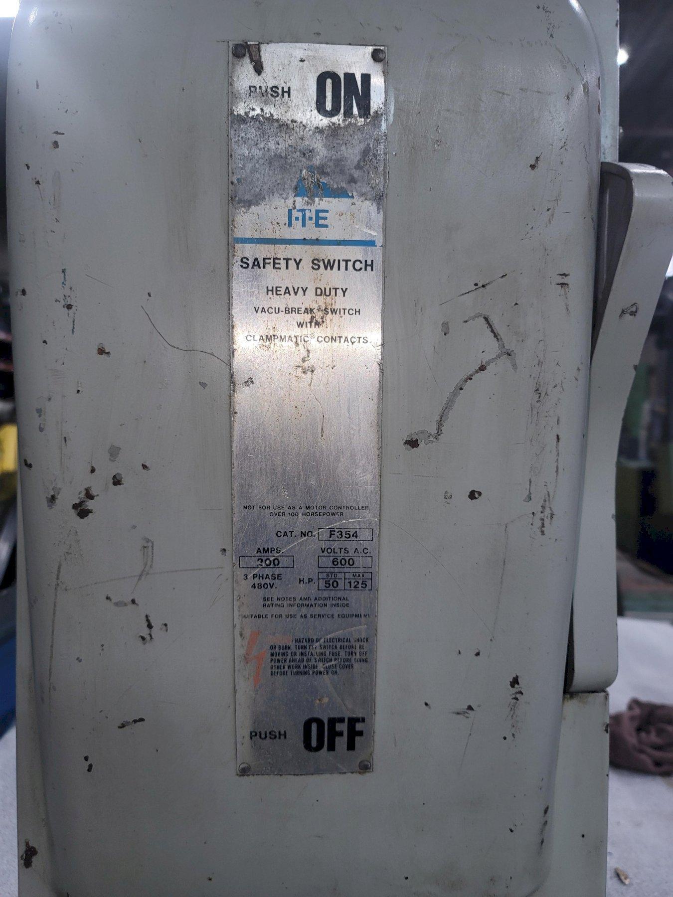 GOULD ITE F354 VACU-BREAK HEAVY DUTY SAFETY SWITCH, Enclosed, Fusible, 200 Amp, 600V.