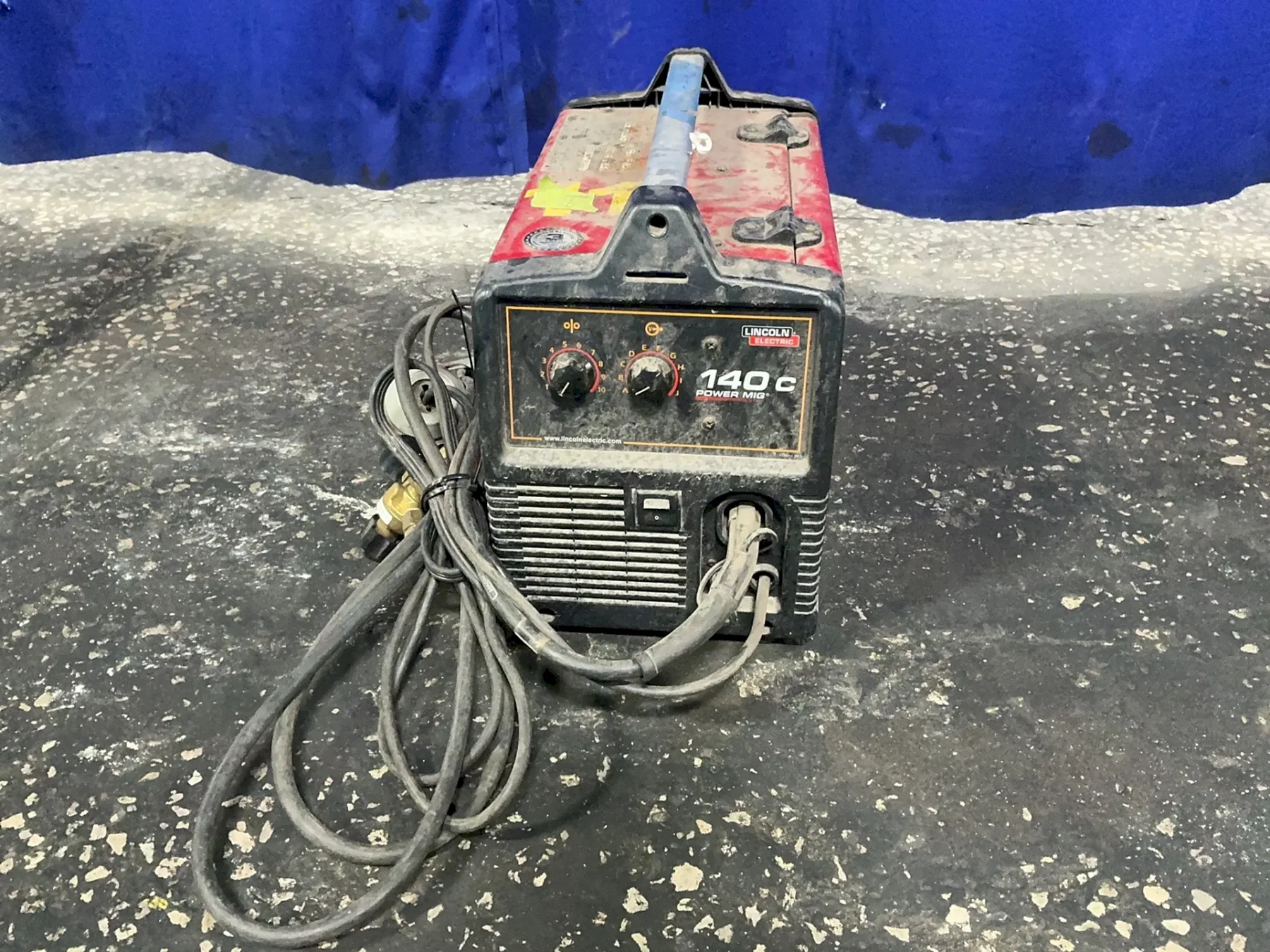 LINCOLN ELECTRIC 90-140 A WELDER  -  POWER MIG 140C