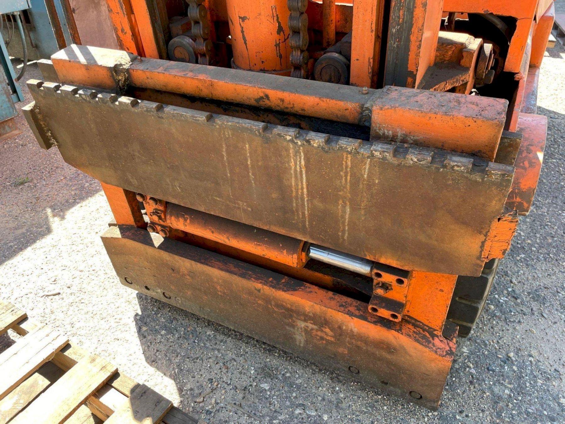 1 - PREOWNED YALE LP FORKLIFT, MODEL #: L51F-120-CBS, S/N: AH 100214