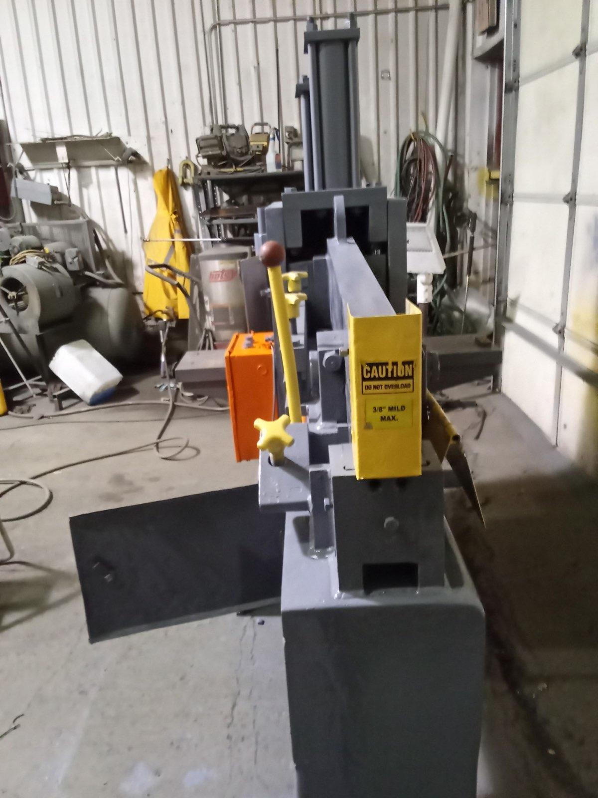 1 - PREOWNED METAL MUNCHER HYDRAULIC IRONWORKER, MODEL #: MM-61E, S/N: 2734-3-79