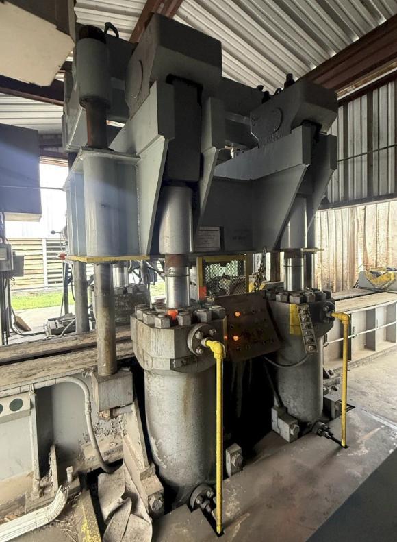2000 TON HEAVY DUTY 4-POST HYDRAULIC PRESS. STOCK # 0543726