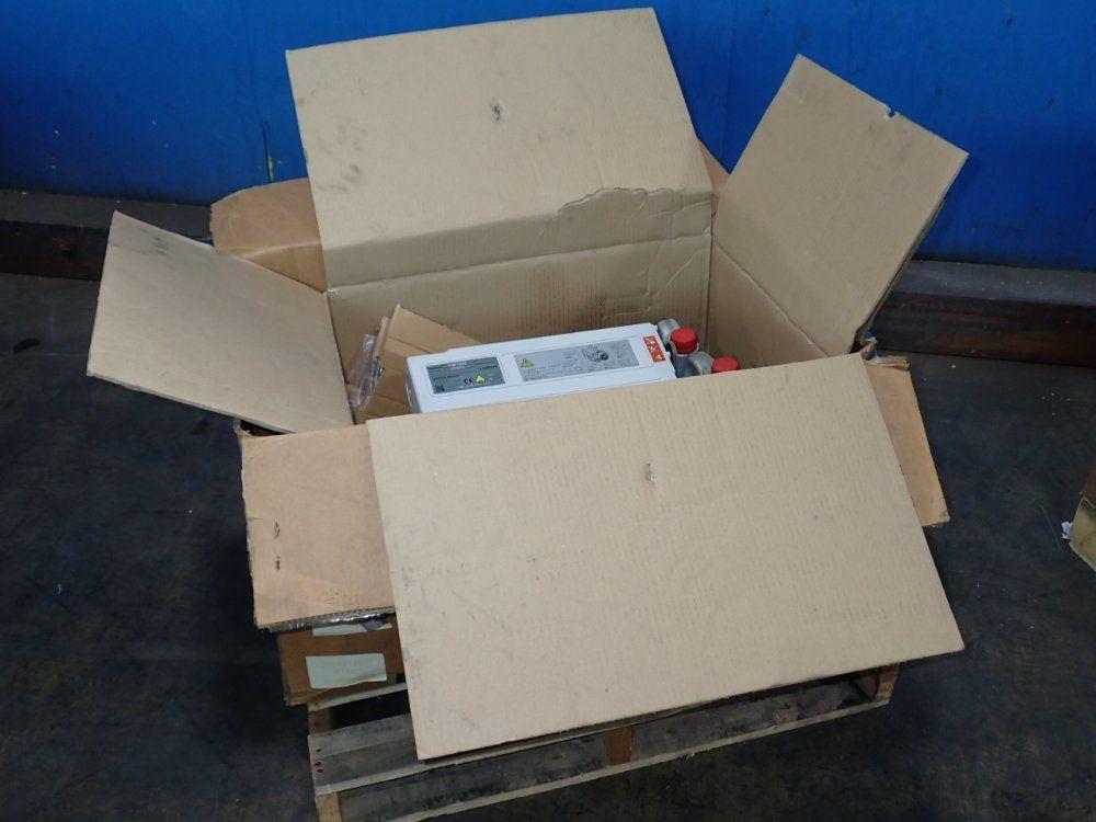 LEYBOLD VACUUM PUMP   -  SV28BI 960273