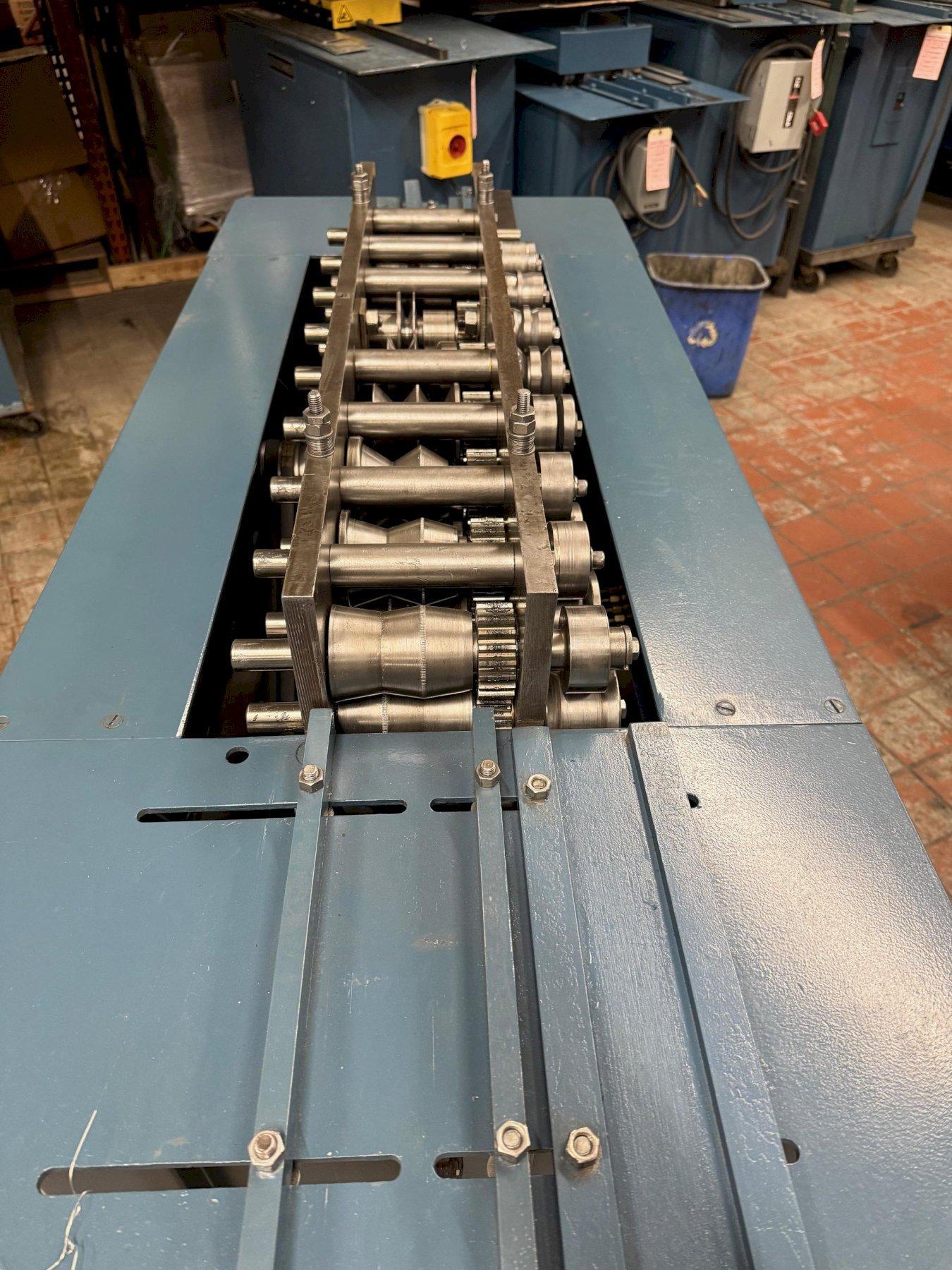 Lockformer "S" Cleat and Drive Cleat Model 8900 - Reconditioned