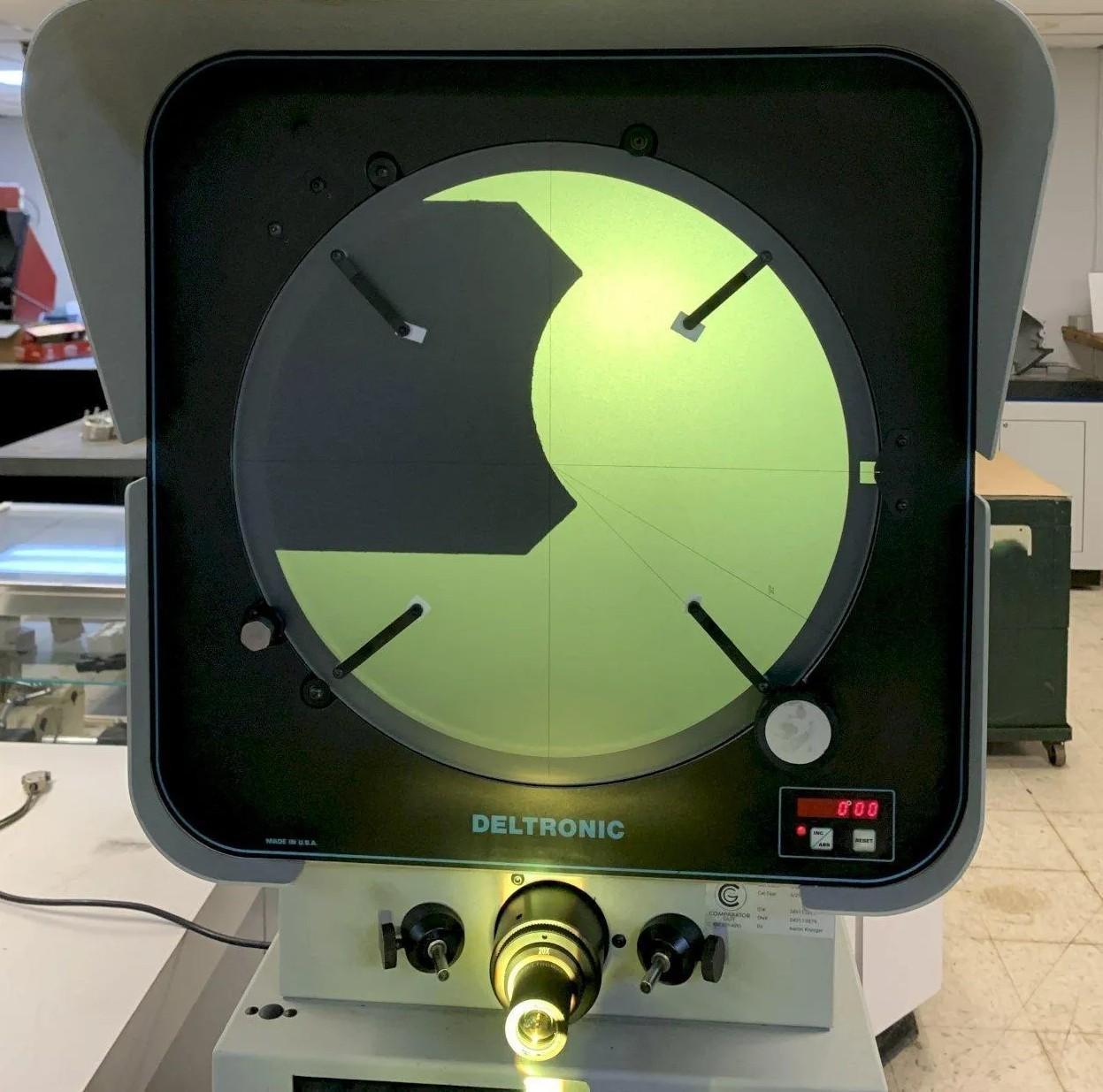 14" Deltronic Model DH214 Bench Top Optical Comparator with Digital Readout
