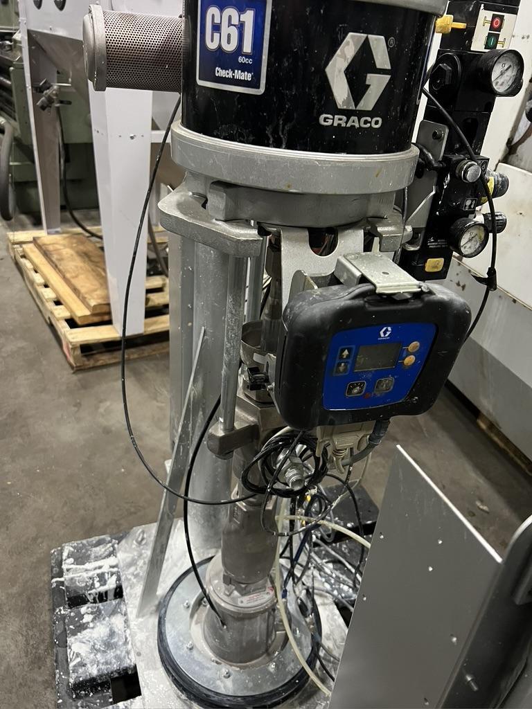 GRACO C61 CHECK-MATE DISPENSING PUMP, STAINLESS STEEL, 6100 PSI