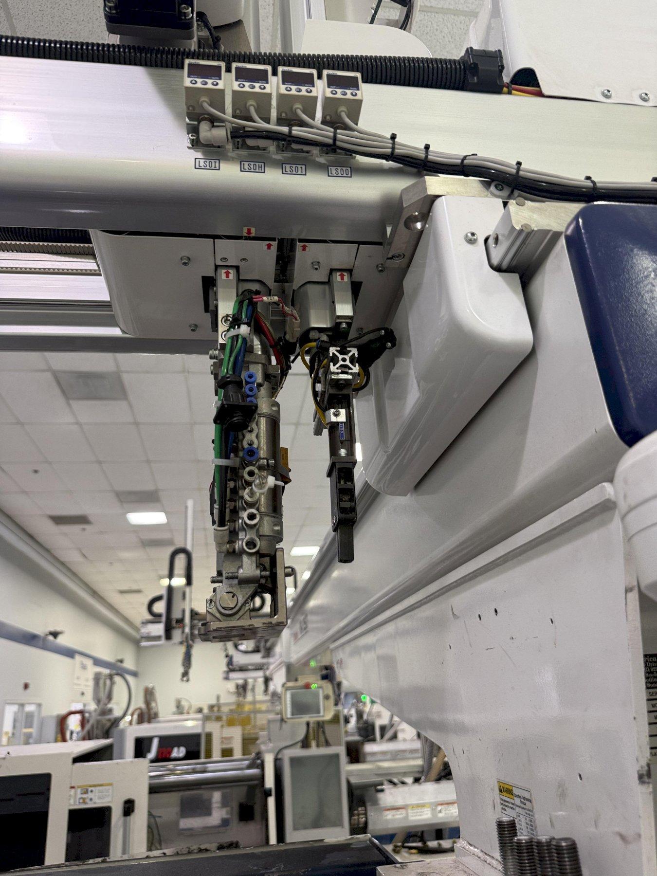 Yushin Used YA-150DL Servo Robot, 100-225 ton, yr. 2010